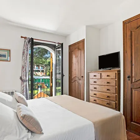 28 Maria Levy's Saint-Tropez