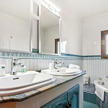 Villa 28 Maria Levy's *