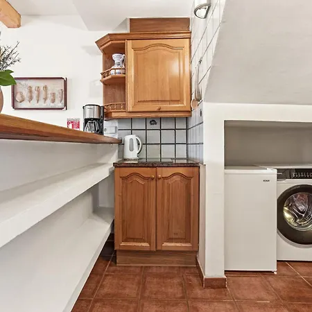 28 Maria Levy's Saint-Tropez