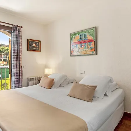 28 Maria Levy's Villa *