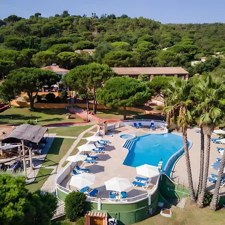 28 Maria Levy's سان تروبيه