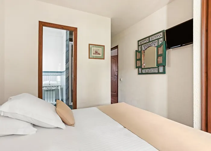 28 Maria Levy's * Saint-Tropez