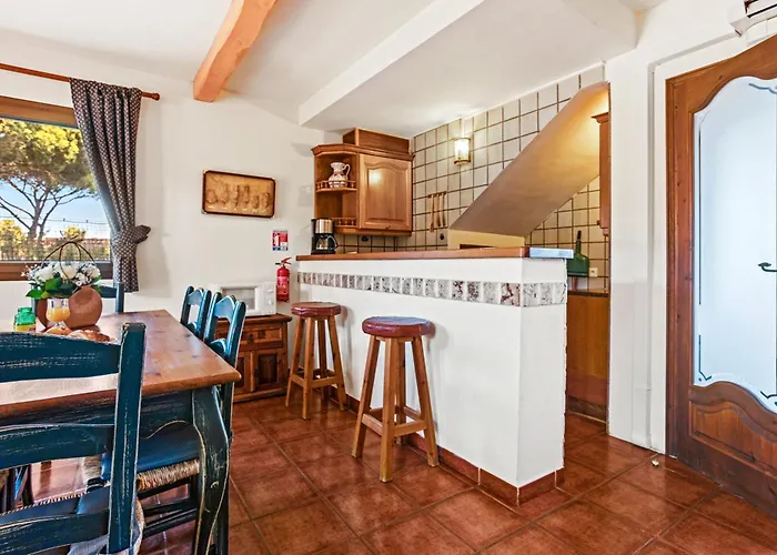 28 Maria Levy's Villa *