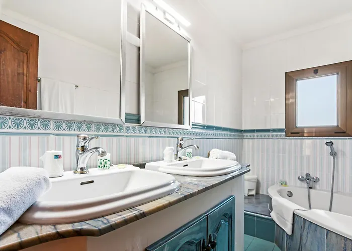 Villa 28 Maria Levy's *